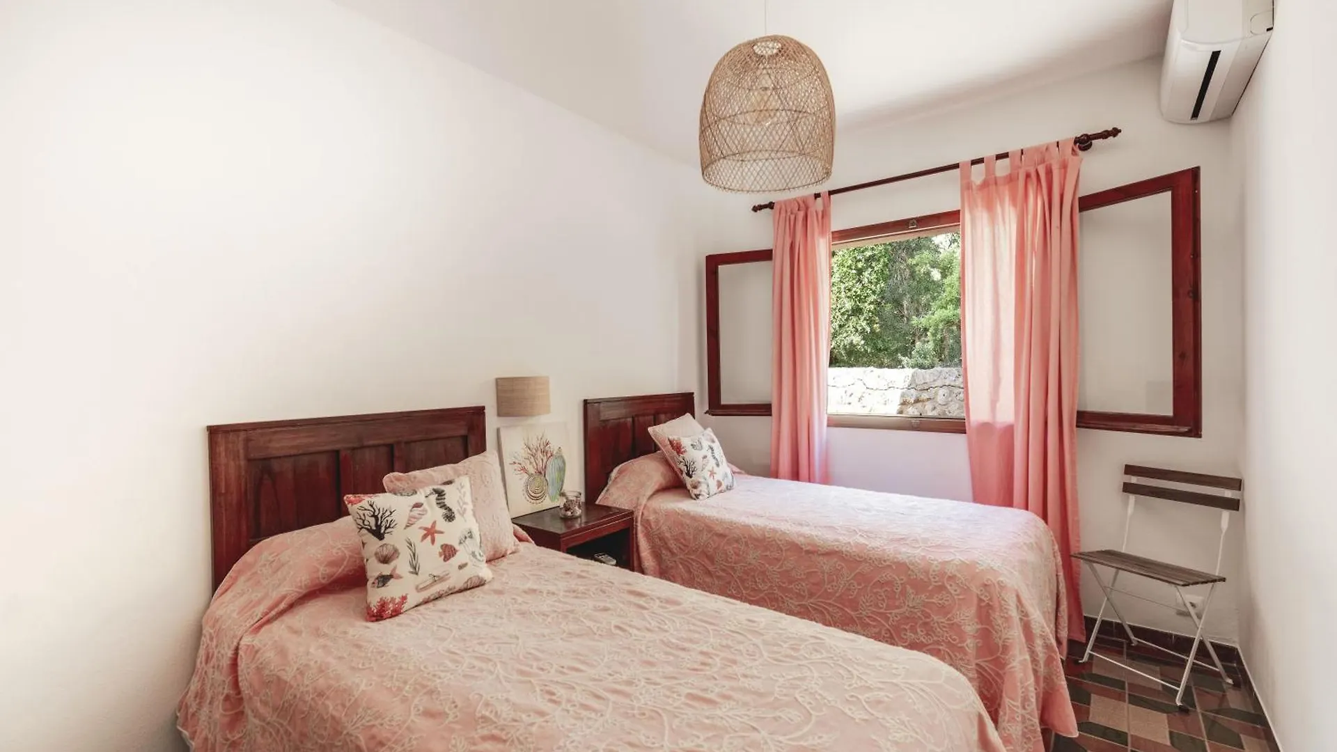 Villa Luciana - Radiante Casa Vecina Del Mar Cala En Porter
